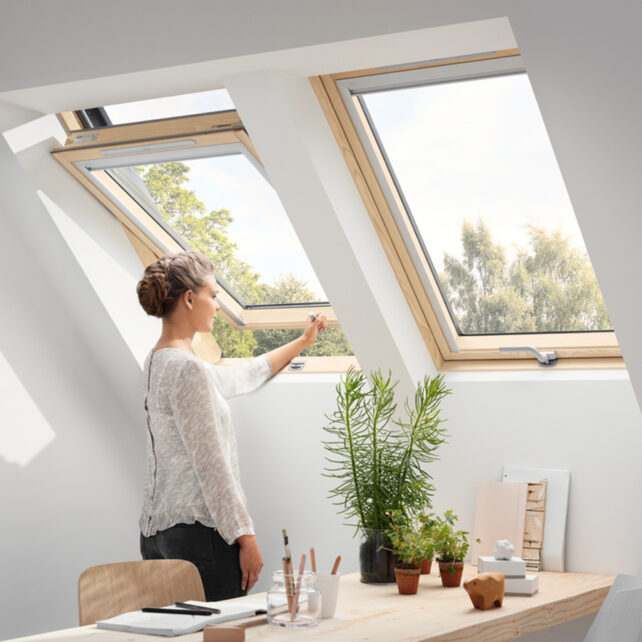 velux-tetoablak-fabol-also-kilinccsel