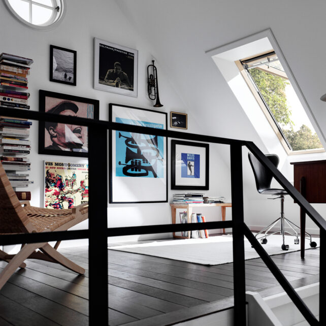 velux-felnyilo-tetoablak-fabol-also-kilinccsel