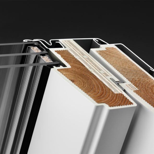 velux-muanyag-tetoablak-also-kilinccsel