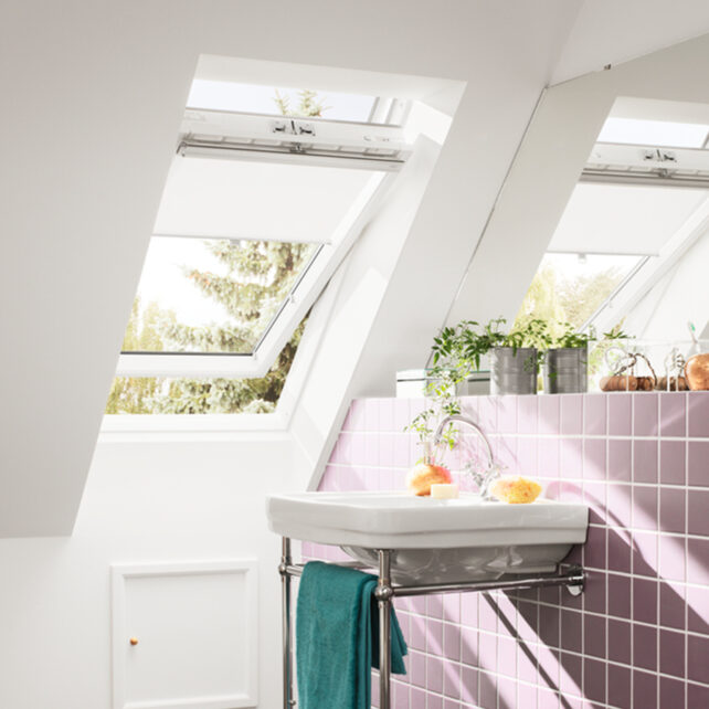 velux-muanyag-tetoablak-felso-kilinccsel