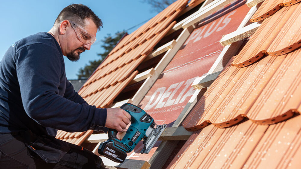 VELUX tetőablak beépítése, nyílás kialakítás