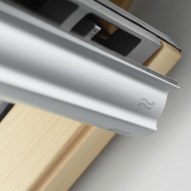 velux-tetoablak-fabol-felso-kilinccsel